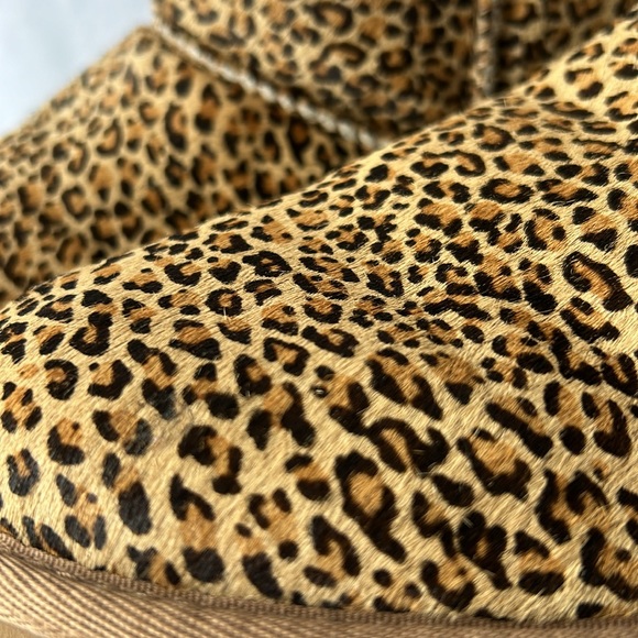 EUC UGG Ultra Mini Speckles Bootie Leather suede heel counter up-cycled wool 11 - Picture 3 of 9